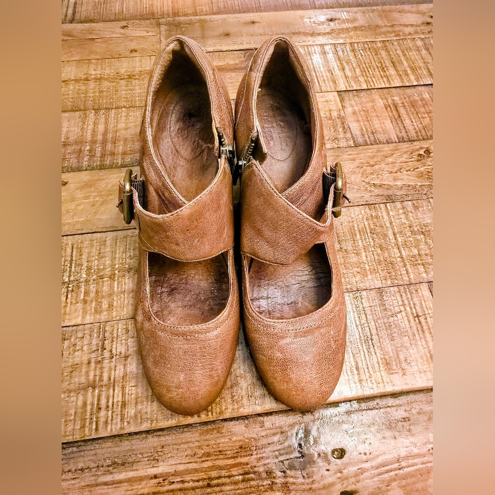 Clarks Women's Tan Leather Upper Mary Jane Shoes High Hills